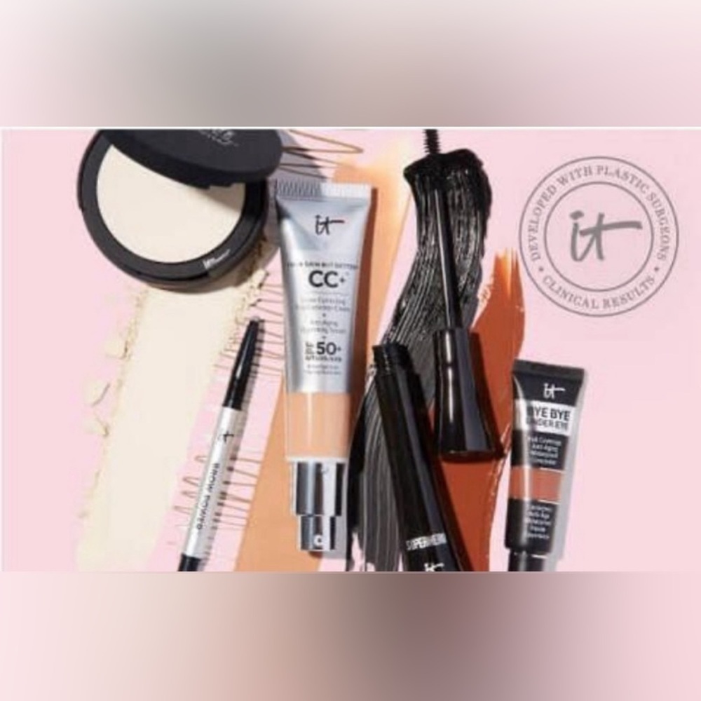 ** SOLD ** it Cosmetics 5-pc Makeup Set - Colors listed in description